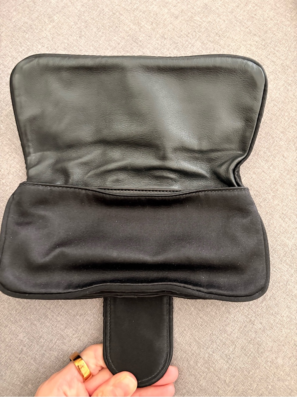 Gucci Black Silk Hysteria Clutch - Picture 4 of 9